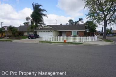 Main picture of 1047 E Tularosa Ave