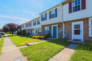 Main picture of 70 Chelmsford Ct
