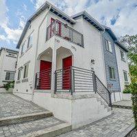 Main picture of 7101 S La Cienega Blvd