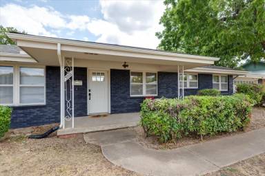 Main picture of 3308 NW Atlanta Ave