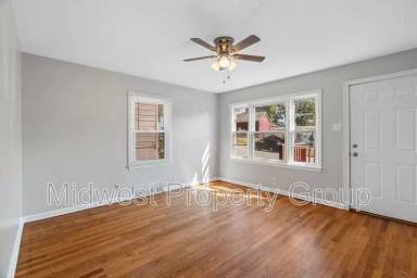Main picture of 819 Saint Charles Ave