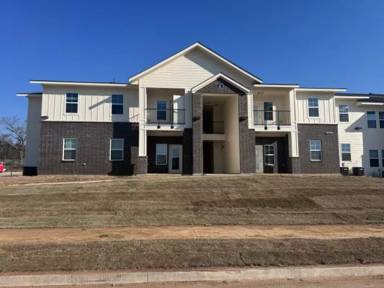 Main picture of 52 Lindenwoods Dr