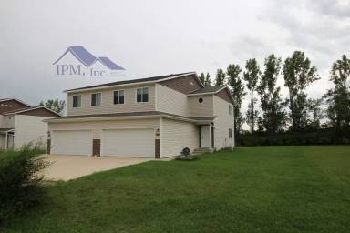 Main picture of 300 5th Ave W