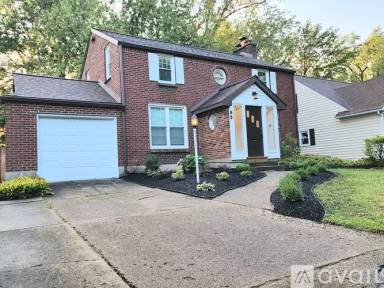 Main picture of 85 Roycroft Blvd