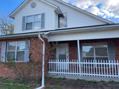 Main picture of 2504 Tanglewood Ct