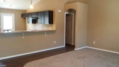 Main picture of 5583 W Newell St