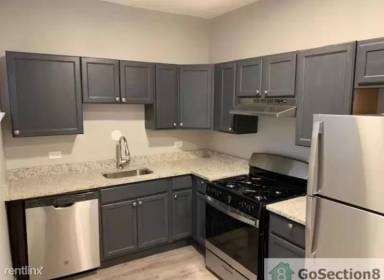 Main picture of 62 N Parkside Ave & 5645 W Washington Blvd Apartments