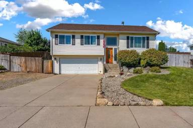 Main picture of 329 E Trevor Rd
