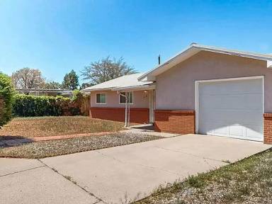 Main picture of 419 La Charles Dr NE