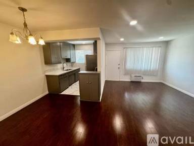 Main picture of 1120 N Laurel Ave