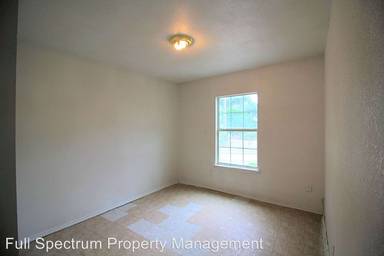 Main picture of 319 Noria St