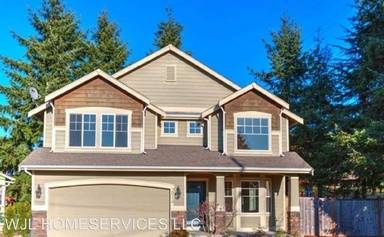 Main picture of 2916 NE 5th Pl