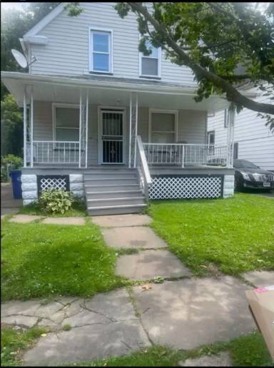 Main picture of 2963 E 67th St