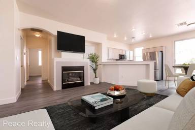 Main picture of 10668 Oak Crest Ave