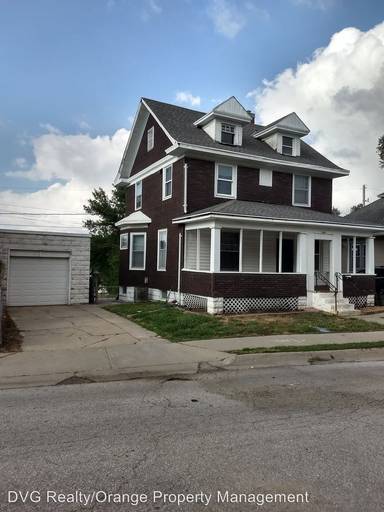 Main picture of 912 Forest Ave