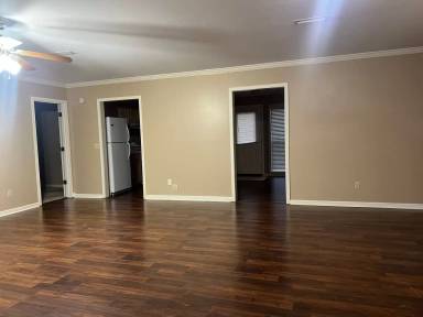Main picture of 208 Lake Oliver Dr