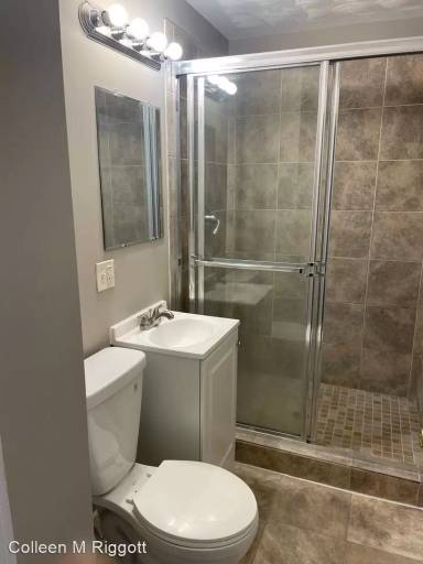 Main picture of 182 Oak St