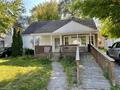 Main picture of 239 Commonwealth Ave
