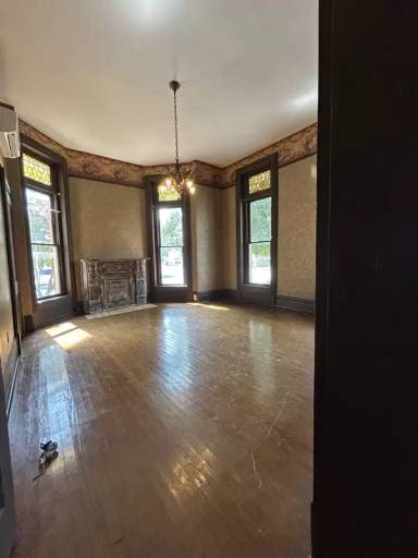 Main picture of 302 N 7th St