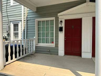 Main picture of 1409 Charles St