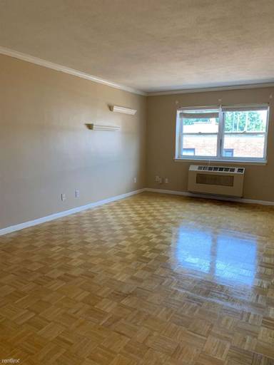 Main picture of 100 Marion St