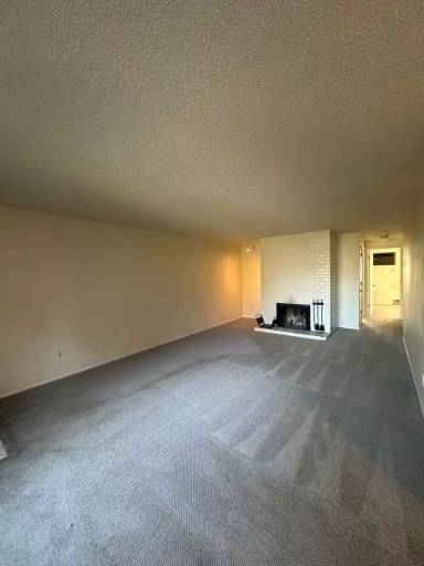 Main picture of 2410 Siskiyou Blvd