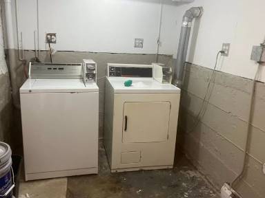 Main picture of 1030 W George St