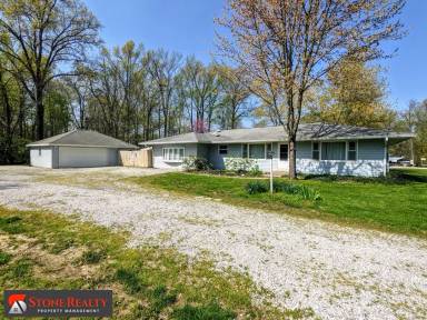 Main picture of 121 E Forest Acres Dr
