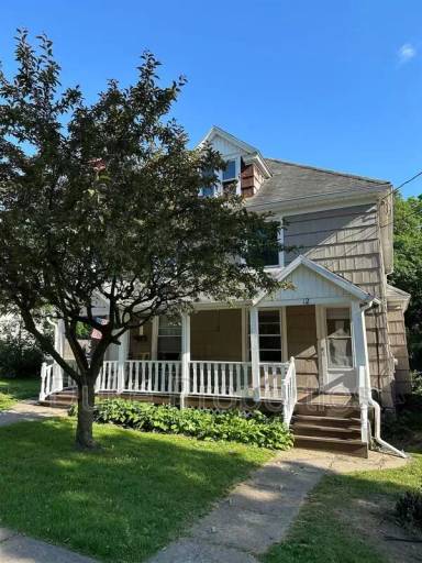 Main picture of 12 Vandenbosch Ave