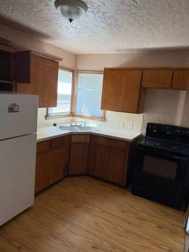 Main picture of 2125 NW Lake Ave