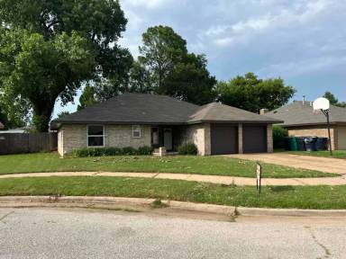 Main picture of 2421 SW 91st St