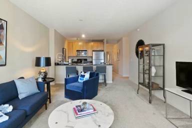 Main picture of 318 N Desplaines St