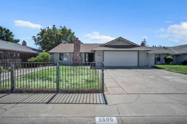 Main picture of 5500 Pomegranate Ave