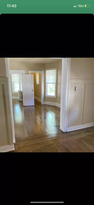 Main picture of 1718 W Washington St