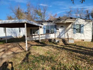 Main picture of 3205 NW 31st St