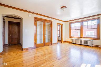Main picture of 415 W Roy St