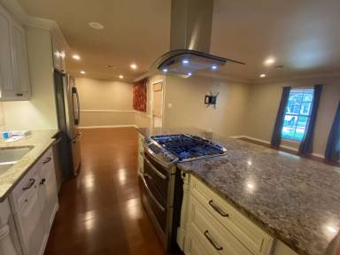 Main picture of 910 Kim Dr