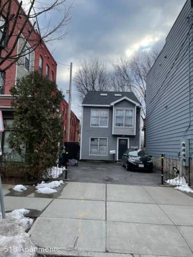 Main picture of 54 Dana Ave