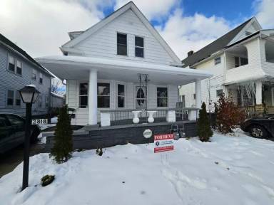 Main picture of 2818 E 127th St