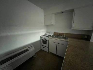 Main picture of 2909 E University Blvd
