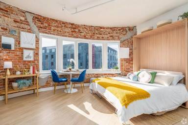 Main picture of 202 E Wilson Ave