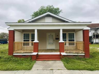 Main picture of 107 S Independence St