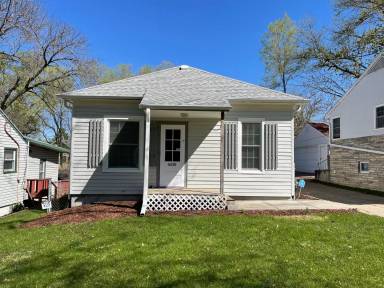 Main picture of 2514 S 119th St