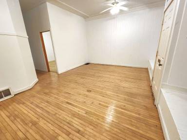 Main picture of 2772 N Bremen St