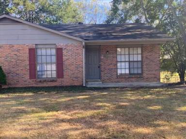 Main picture of 33 Crestwood Ct