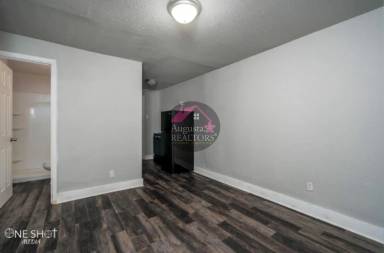 Main picture of 526 E North 7th St