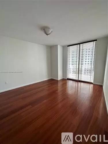 Main picture of Carbonell Brickell
