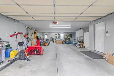 Main picture of 2076 Johnston Dr