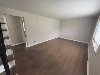 Main picture of 465 Burhen Dr