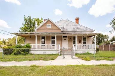 Main picture of 626 Howe St